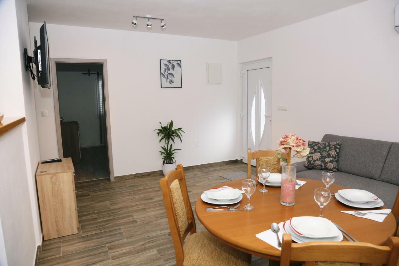 Apartments Tonia Br. 1 Zavalatica Luaran gambar