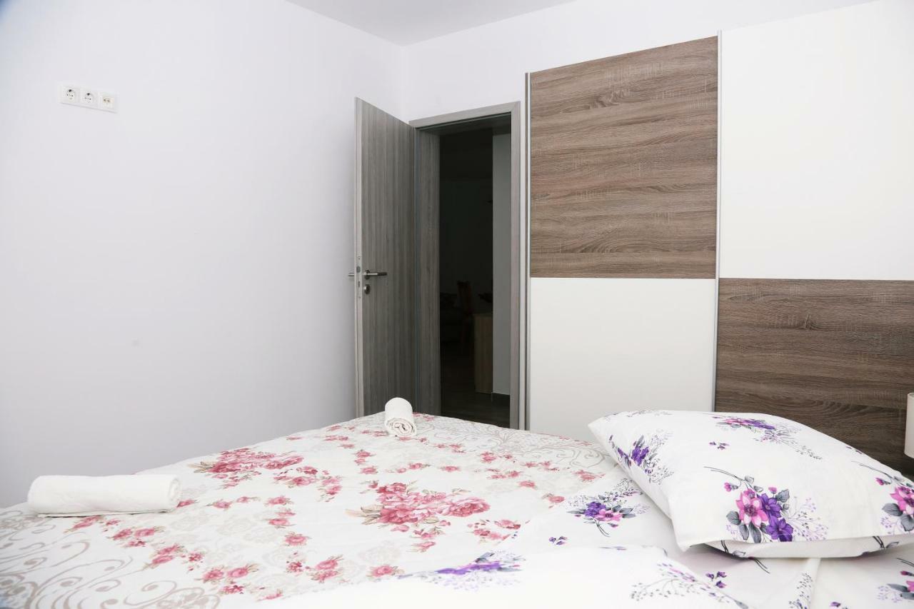 Apartments Tonia Br. 1 Zavalatica Luaran gambar